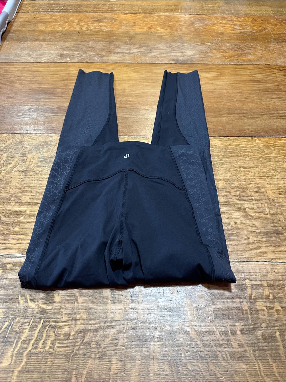 lululemon athletica Black womens approx sz med Leggings with Subtle Side Pattern